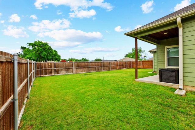 1512 Kennedy Street, Bonham, TX 75418