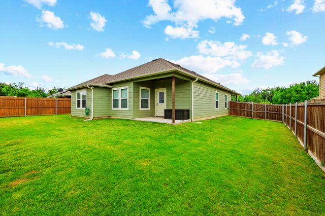 1512 Kennedy Street, Bonham, TX 75418