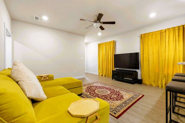 1512 Kennedy Street, Bonham, TX 75418