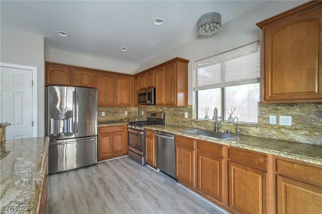 8021 Dancing Springs Street, Las Vegas, NV 89143