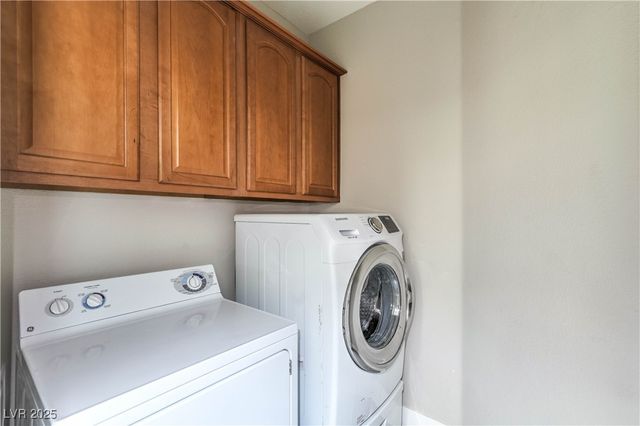 8021 Dancing Springs Street, Las Vegas, NV 89143