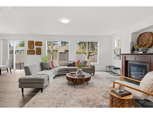 19319 DOGWOOD Ct, Lake Oswego, OR 97035