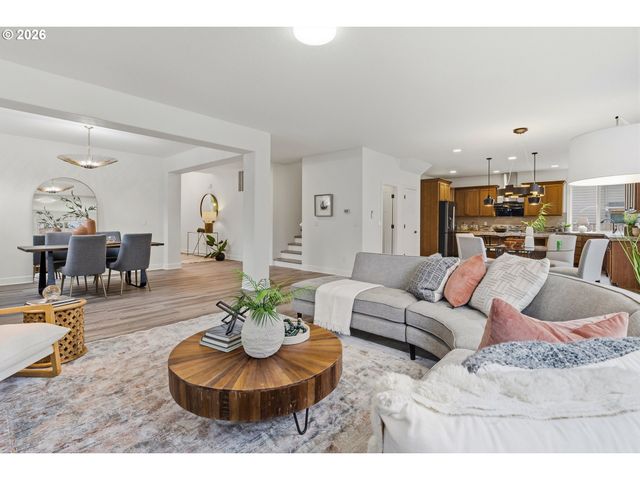 19319 DOGWOOD Ct, Lake Oswego, OR 97035