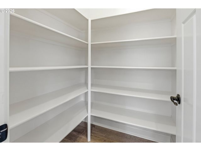 19319 DOGWOOD Ct, Lake Oswego, OR 97035