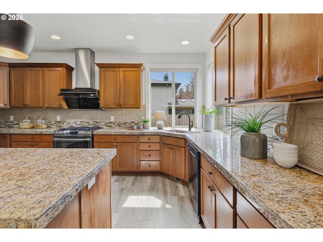 19319 DOGWOOD Ct, Lake Oswego, OR 97035