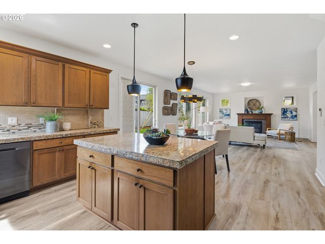 19319 DOGWOOD Ct, Lake Oswego, OR 97035