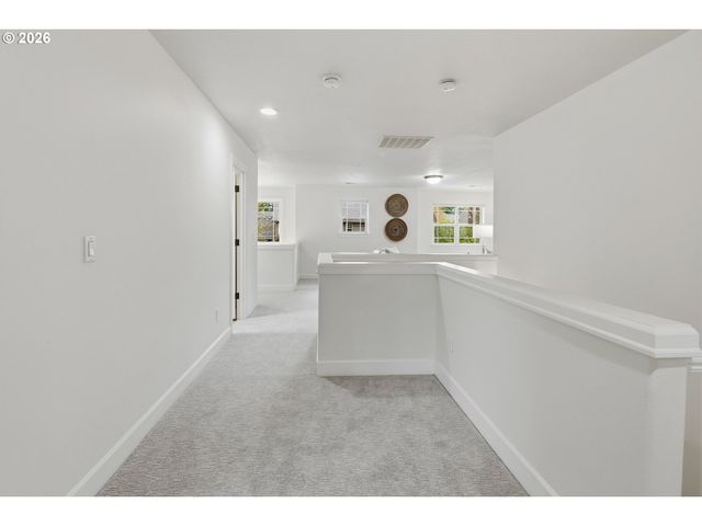 19319 DOGWOOD Ct, Lake Oswego, OR 97035