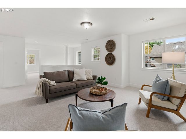 19319 DOGWOOD Ct, Lake Oswego, OR 97035