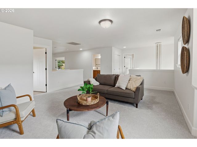 19319 DOGWOOD Ct, Lake Oswego, OR 97035