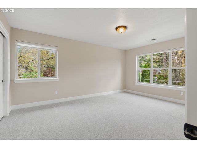 19319 DOGWOOD Ct, Lake Oswego, OR 97035