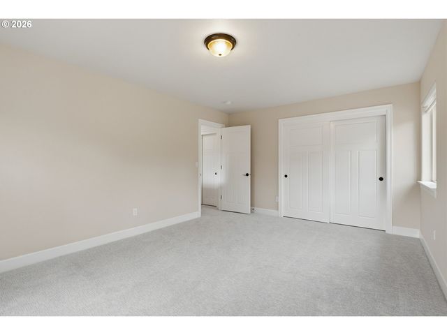 19319 DOGWOOD Ct, Lake Oswego, OR 97035