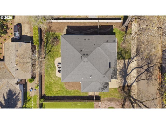 19319 DOGWOOD Ct, Lake Oswego, OR 97035