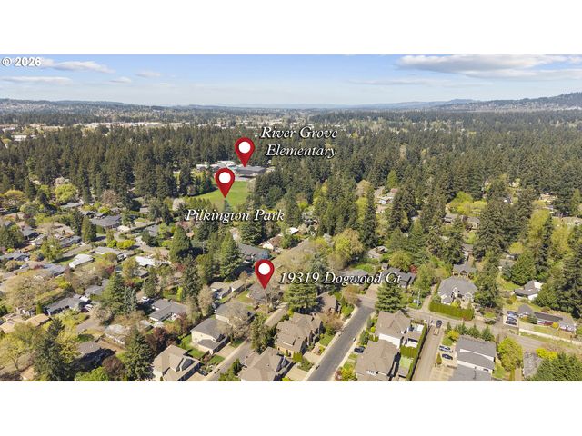 19319 DOGWOOD Ct, Lake Oswego, OR 97035