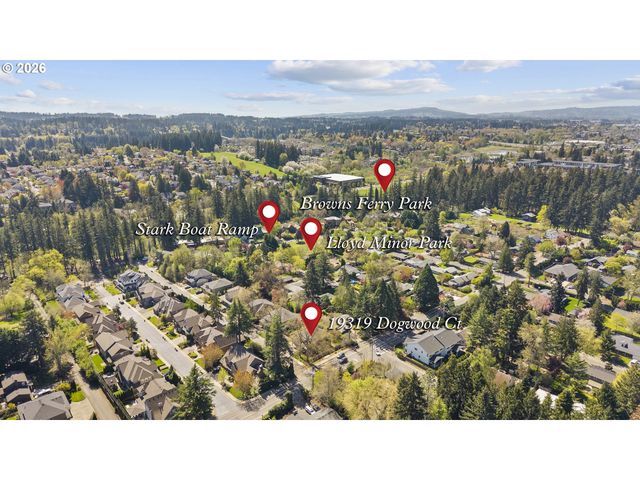 19319 DOGWOOD Ct, Lake Oswego, OR 97035