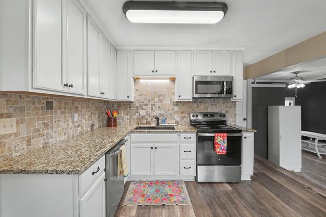 515 Franklin Ave, Mulvane, KS 67110