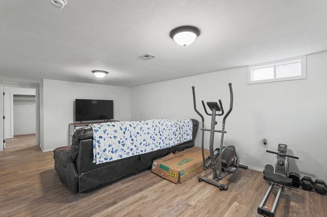 515 Franklin Ave, Mulvane, KS 67110