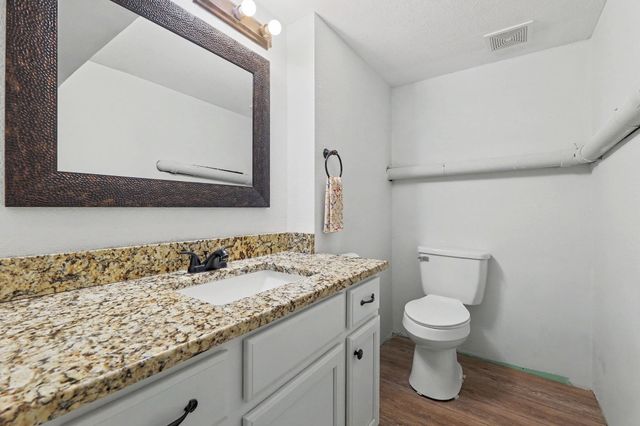 515 Franklin Ave, Mulvane, KS 67110