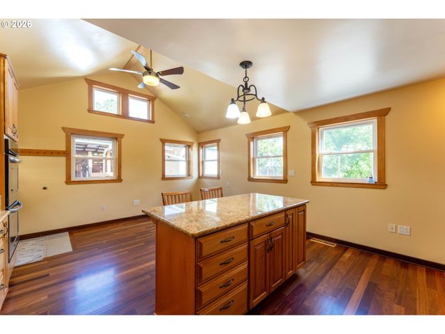 5276 Ne 73RD Ave, Portland, OR 97218