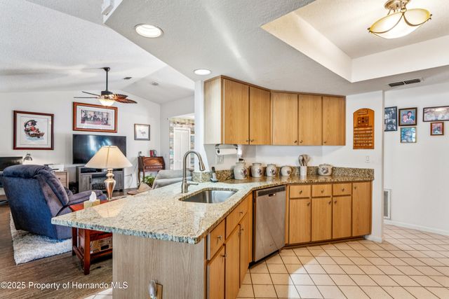 4527 Goldcoast Avenue, Spring Hill, FL 34609