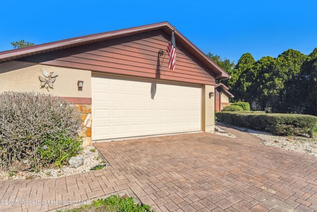 4527 Goldcoast Avenue, Spring Hill, FL 34609