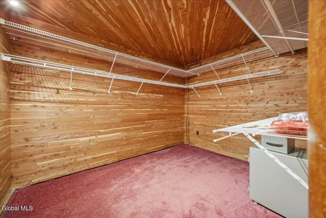 31 Robert Drive, Colonie, NY 12205