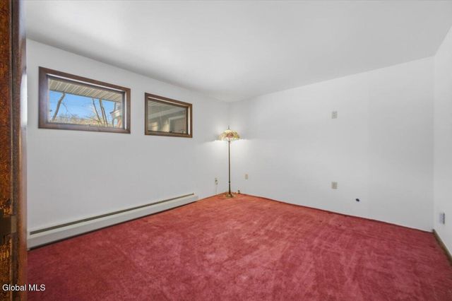 31 Robert Drive, Colonie, NY 12205