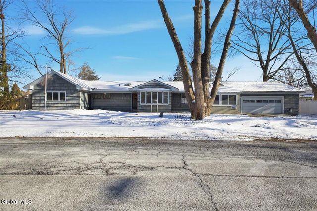 31 Robert Drive, Colonie, NY 12205