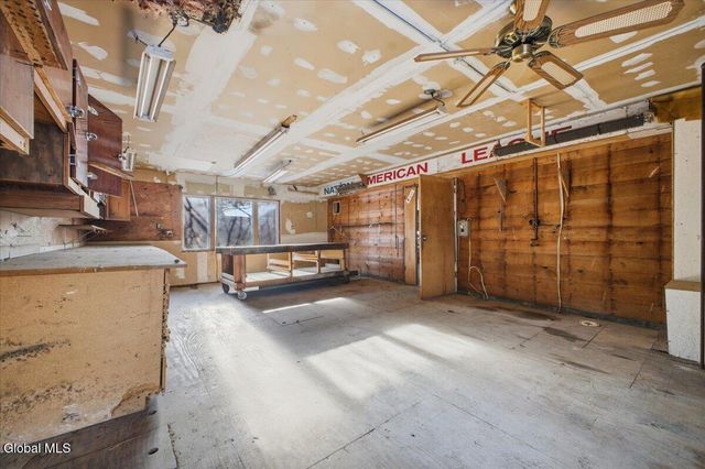 31 Robert Drive, Colonie, NY 12205