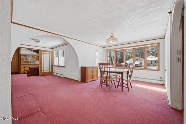 31 Robert Drive, Colonie, NY 12205