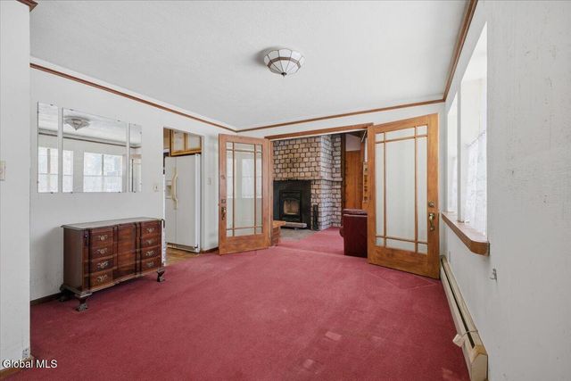 31 Robert Drive, Colonie, NY 12205