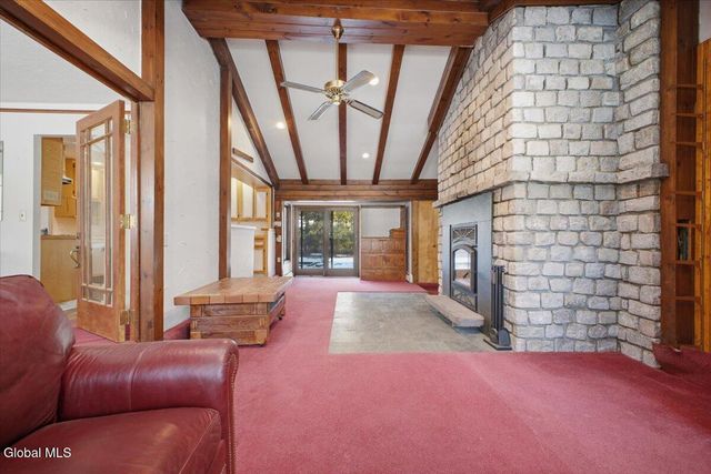 31 Robert Drive, Colonie, NY 12205