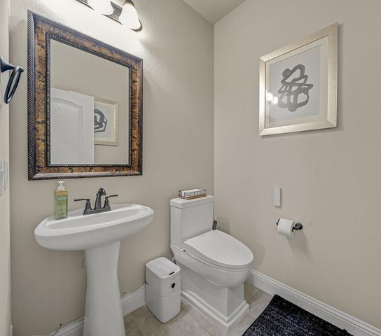 517 Thompson Drive, Van Alstyne, TX 75495