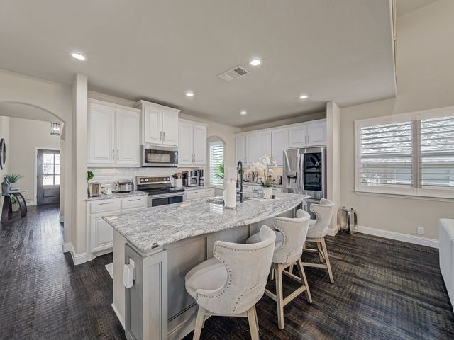 517 Thompson Drive, Van Alstyne, TX 75495