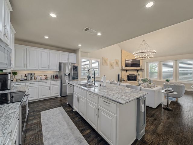 517 Thompson Drive, Van Alstyne, TX 75495