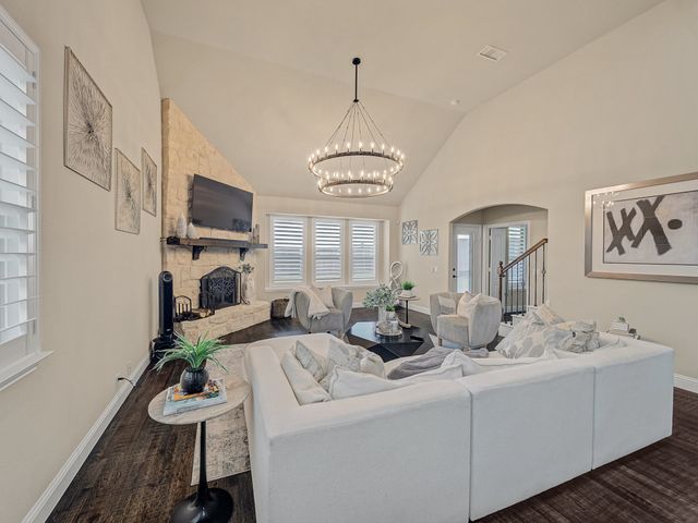 517 Thompson Drive, Van Alstyne, TX 75495