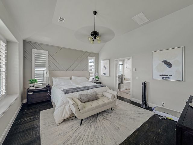 517 Thompson Drive, Van Alstyne, TX 75495