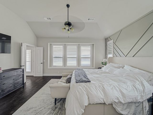 517 Thompson Drive, Van Alstyne, TX 75495