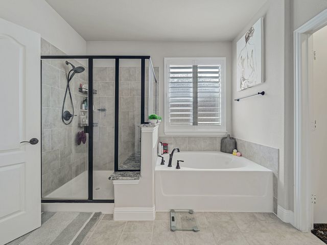 517 Thompson Drive, Van Alstyne, TX 75495