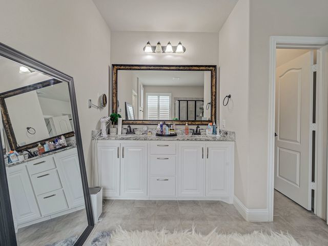 517 Thompson Drive, Van Alstyne, TX 75495