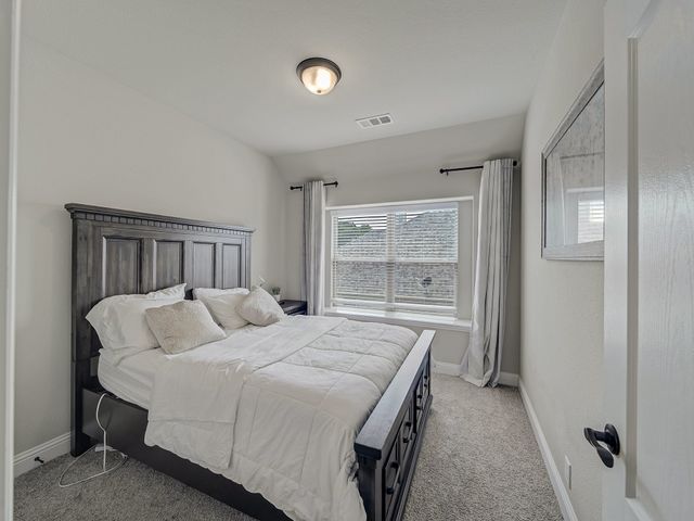 517 Thompson Drive, Van Alstyne, TX 75495