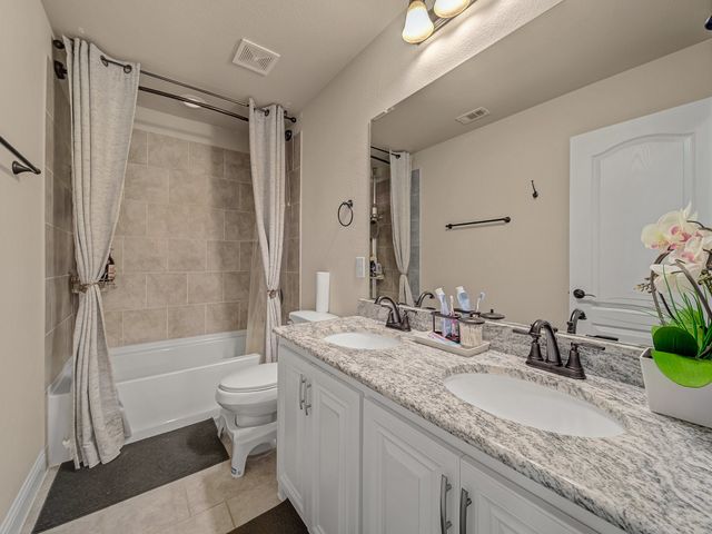 517 Thompson Drive, Van Alstyne, TX 75495