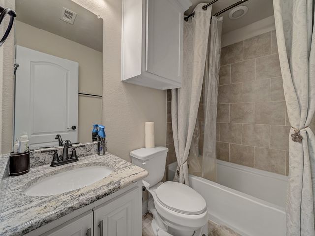 517 Thompson Drive, Van Alstyne, TX 75495