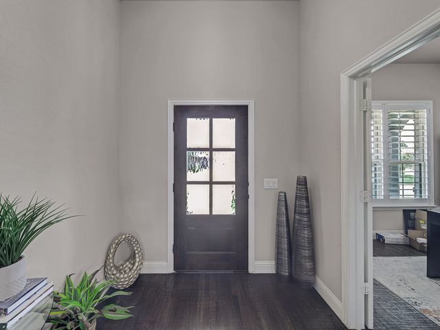 517 Thompson Drive, Van Alstyne, TX 75495