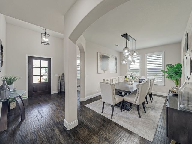 517 Thompson Drive, Van Alstyne, TX 75495