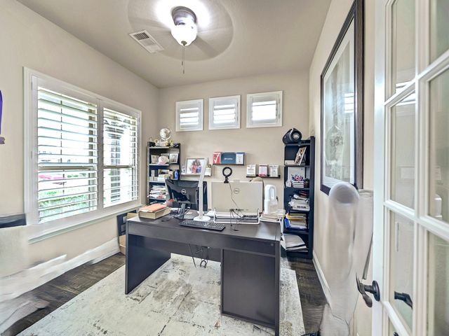 517 Thompson Drive, Van Alstyne, TX 75495