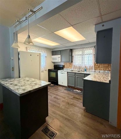 2410 Cleveland Avenue, Niagara Falls, NY 14305