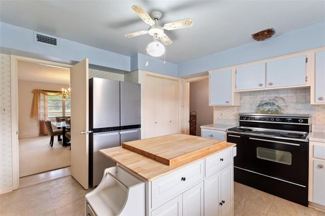 6197 AMARYLLIS DRIVE, Indian Lake Estates, FL 33855