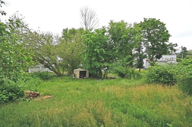 22 E PROSPECT AVENUE, Ingram, PA 15205