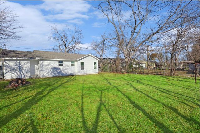 4312 Lorin Avenue, Fort Worth, TX 76105