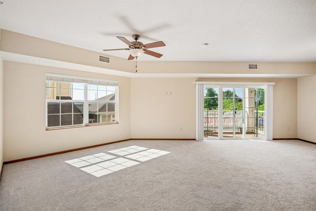 600 E Hillcrest Avenue 213, Indianola, IA 50125